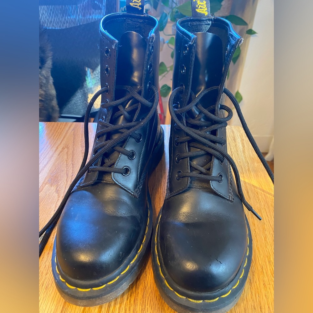 Dr Marten 1460 Smooth Leather Lace Up Boots